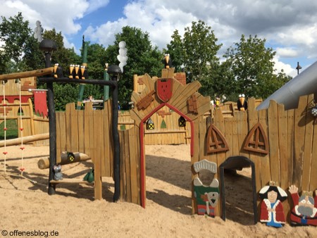 Spielplatz Ritterburg Königin und König